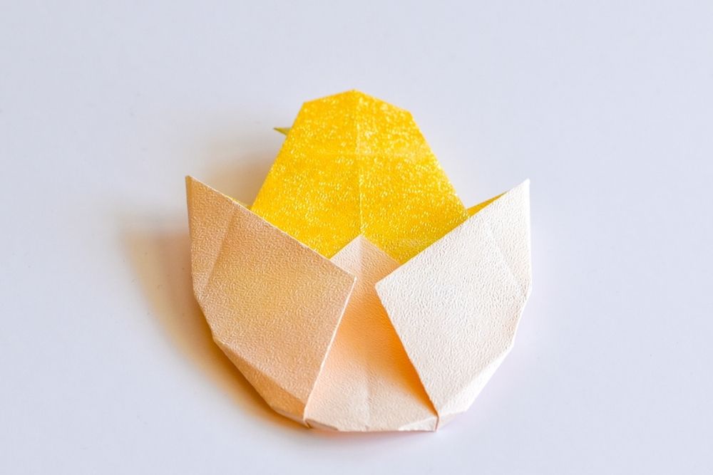 påskkyckling i ägg origami
