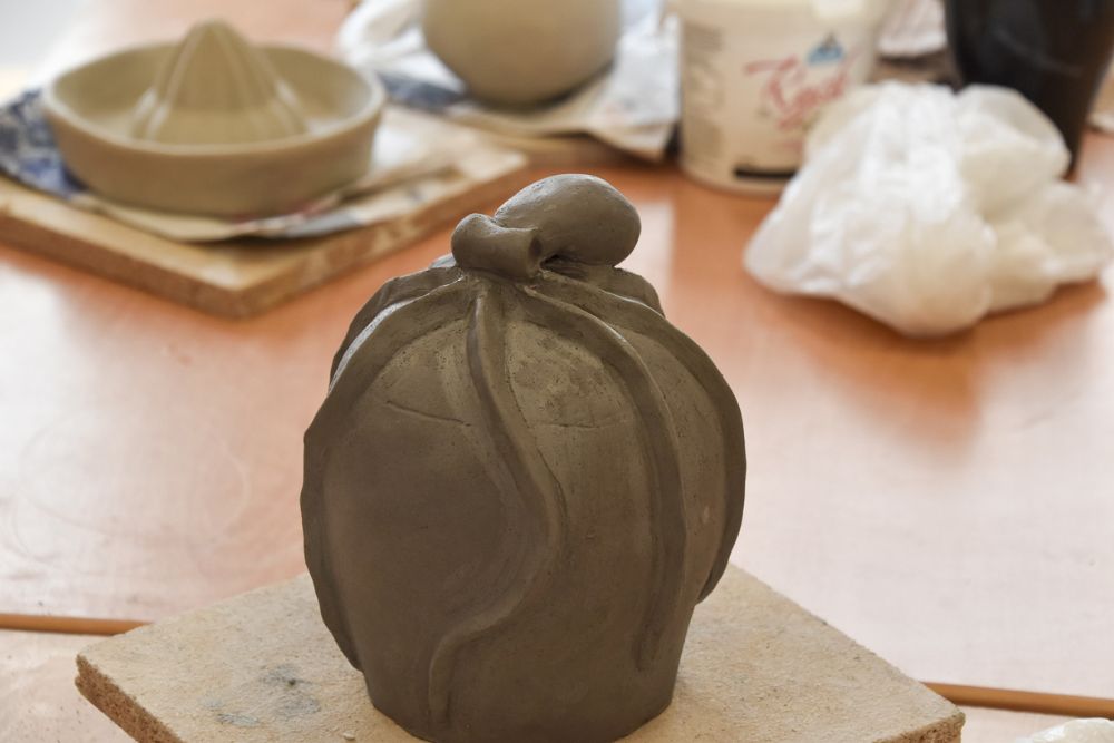 göra keramikvas med bläckfisk på locket