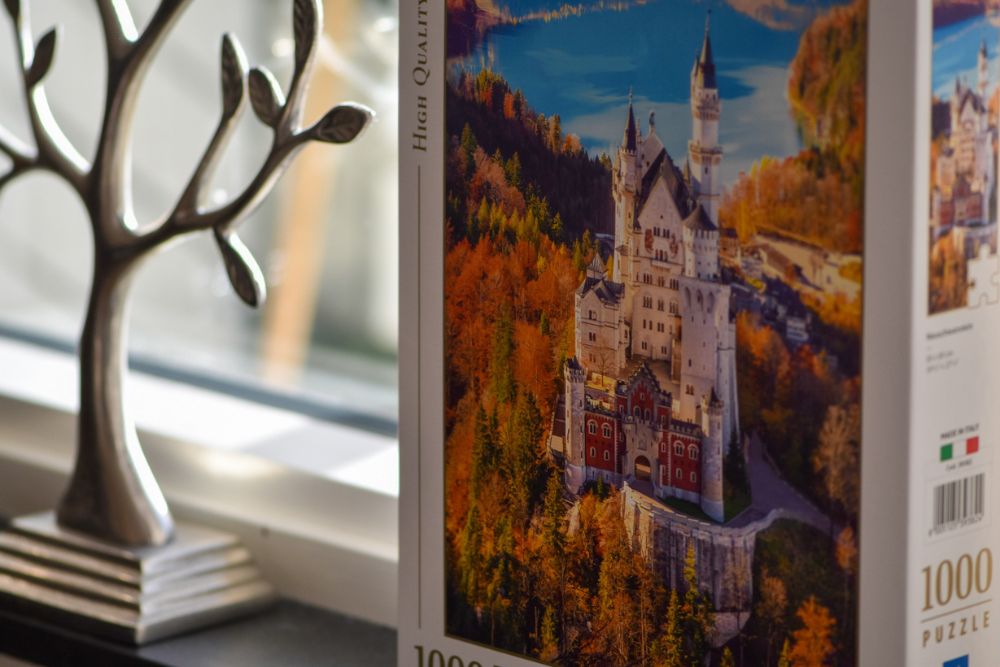 det tyska slottet neuschwanstein på hösten pussel